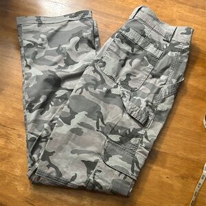 Abercrombie & Fitch Camouflage Cargo Pants, 27L